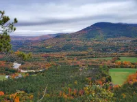 Beautiful condo right near all North Conway, Jackson and Bartlett has to offer!