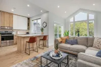 Exquisitely Honeygold Apartments-1 Bedroom 핼리팩스 호텔