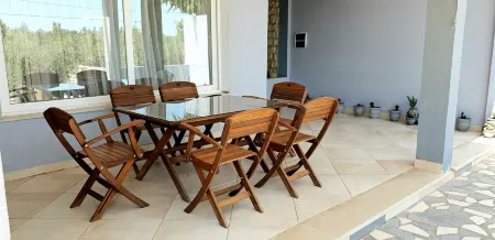 Villa with private pool 2