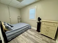 Updated spacious 2 br Flat