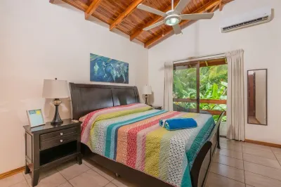 Spacious 1 BR Apartment in Tamarindo, Only Steps from the Beach. Hotel di 