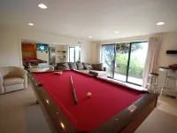 Bodega Bay Gem: 180° Ocean Views, Hot Tub, Man Cave & Family Vibes – Sleeps 12 Hotels in Bodega Bay