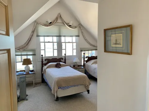 sea breeze house at sakonnet point. RE. 03495-STR