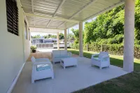 Casa Blanca with Private Pool - Relaxing Retreat