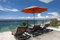 Breathtaking views over los muertos beach, Sky Suite C