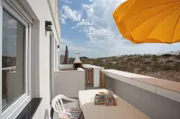 Villa Sunset Residence with direct access to the beach