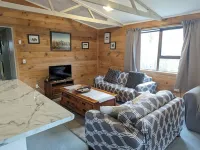 Cozy chalet with access to all year adventures Hotel a National Park