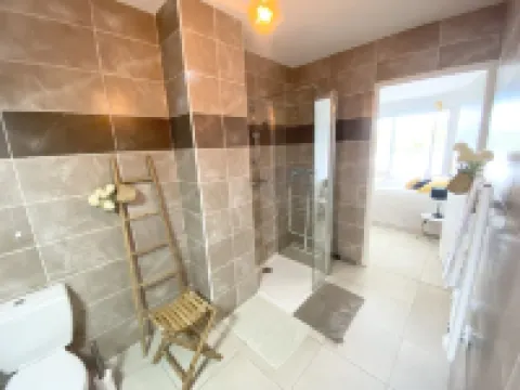 T2 ideally located between Cassis, Aix en Provence and Marseille