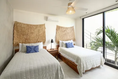 Casa Chloe - Beachfront Luxury Living