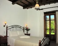 Luxurious villa with huge garden & private Heated pool in paradise environment Hotels in Mylopotamos