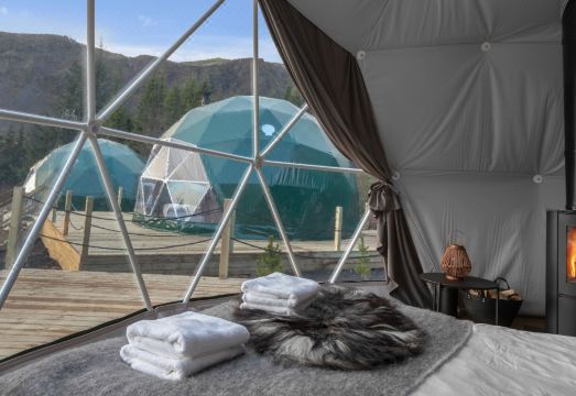 골든 서클 돔스 글램핑 체험