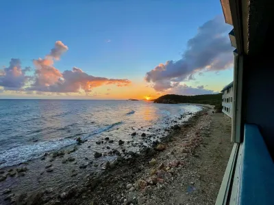 Platinum Paradise! Renovated/Modern Luxury! Romantic Couples Getaway! Book Now! のホテル