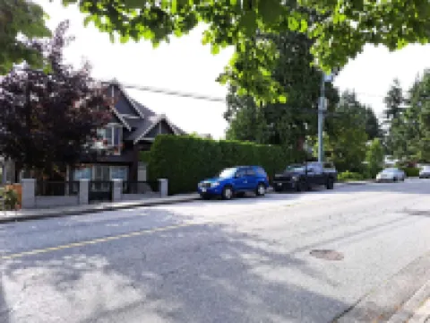 Cozy, Bright, Private Room Hotels in Coquitlam