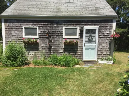 1 Bedroom Guest Cottage With Water View