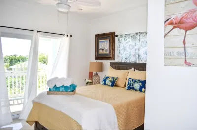 Canal Front Private Home in Treasure Cay, Bahamas With Dock and Generator Hotel dekat The Abaco Club