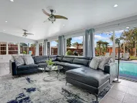 3/2 HEATED Pool House Walking Distance to Beach