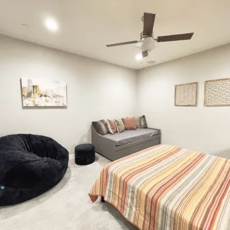 Former Model Home, 3 Car Garage, Gym, Sleep 14