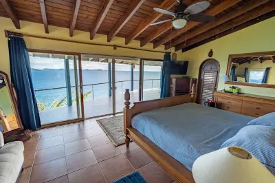 Breathtaking  views , Jacuzzi , open plan house , 5 min to Nanny Cay Beach & Bar