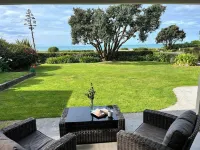 Antonio's - beach front holiday living Hotels in Haumoana