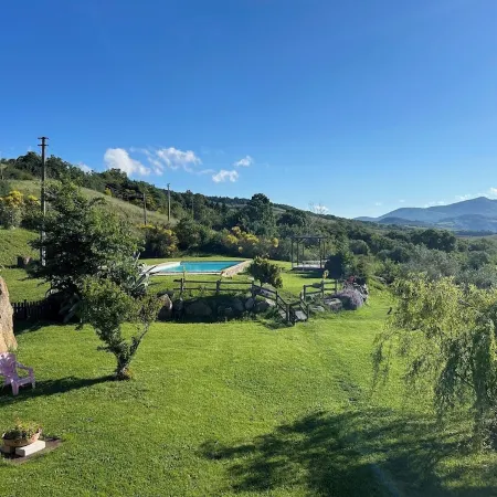 Splendid farmhouse in Val d'Orcia with private swimming pool and sauna