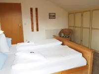 Komfortable, Komplett Eingerichtete Fewo mit Bergblick für 4 Personen