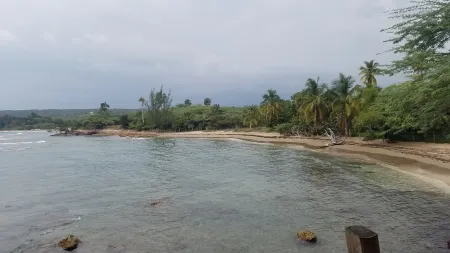 "Main House at Shakespeare Cottage" Отели рядом с достопримечательностью «Treasure Beach»