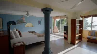Casa Mimosa-7BR 9BA-Private Beach...Ask about last minute deals! فنادق في 