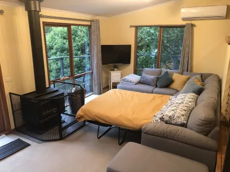 Cosy 3 bedroom house at the base of Mount Buller