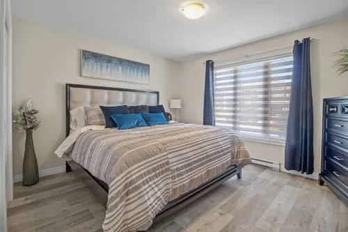 Executive cozy home with 3 beds, work station & gym
