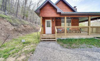 Hike and Fish Marlinton Cabin with Fire Pit and Views!