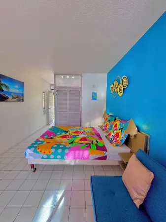 Le Joyau de la Cherry, studio