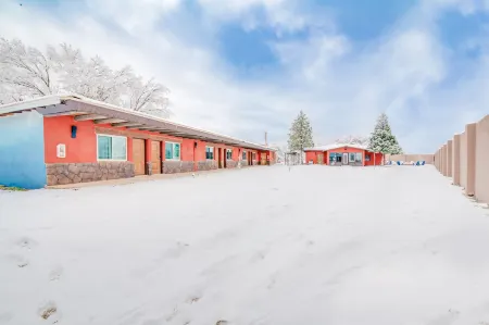 Desert Flower Boutique Hotel Отели рядом с достопримечательностью «San Francisco de Asis Church»