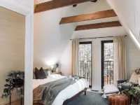 A-Frame on 6 Acres: Cedar Sauna, Privacy, Nature Hotels in Machar