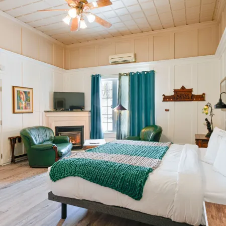 Hôtel-La Grande Maison et Spa Отели в г. Бэ-Сен-Поль