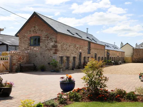Swifts Barn Hotels in Dittisham