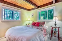 Conway Area Chalet w/ Mountain Views & Fire Pit! - Wifi