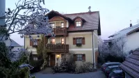 Gäste-Haus Rösch Hotels in Wiesent