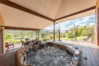 Clarendon Forest Retreat Hotels in Possum Brush