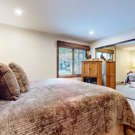 Snowcreek II 269 Pet-Friendly, Remodeled, on the Snowcreek Meadow by RedAwning