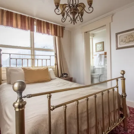 Van Gilder Hotel