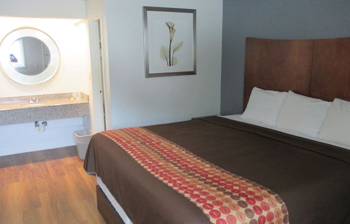 Travel Inn and Suites