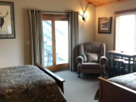 ReWild Ranch LLC Hoteles en Condado de Custer