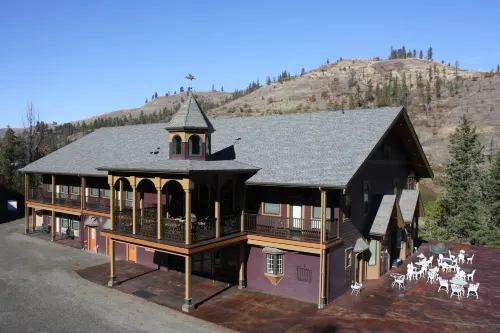 Hearthstone Elegant Lodge by the River Hotels in Kamiah