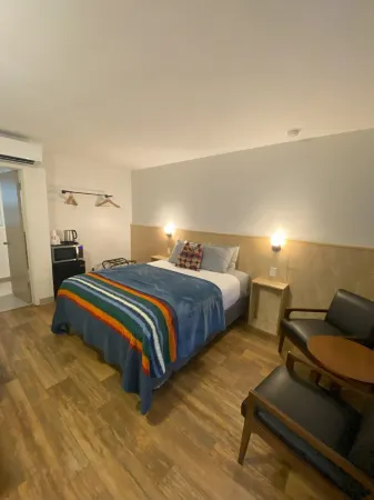 City Center Motel Отели в г. Боннер-Запад Риверсайд