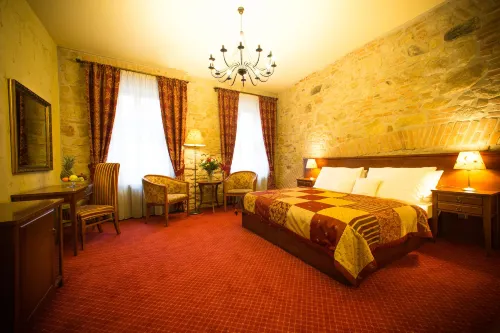 Hotel Rous - 4 ดาว