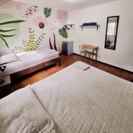 Casa Pura Vida Surf Hostel - Tamarindo Costa Rica