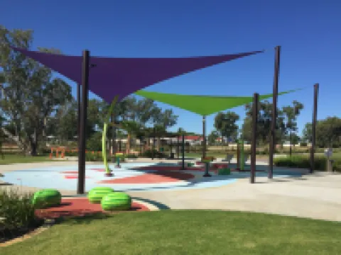 龍貓白桉樹汽車旅館 欽奇利亞酒店