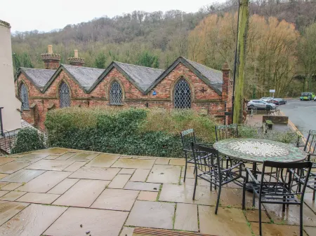 Moonriver Ironbridge Отели в г. Айронбридж