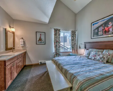 2Br+ Loft Centrally Located Kirkwood Great Value 2 Bedroom Condo by RedAwning Hotels in Kirkwood