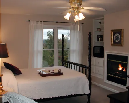 Garden Inn Bed & Breakfast at Bee Rock Hotels in Putnam County